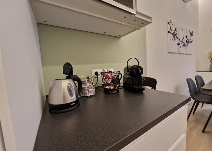 Deluxe Three-Bedroom Apartment